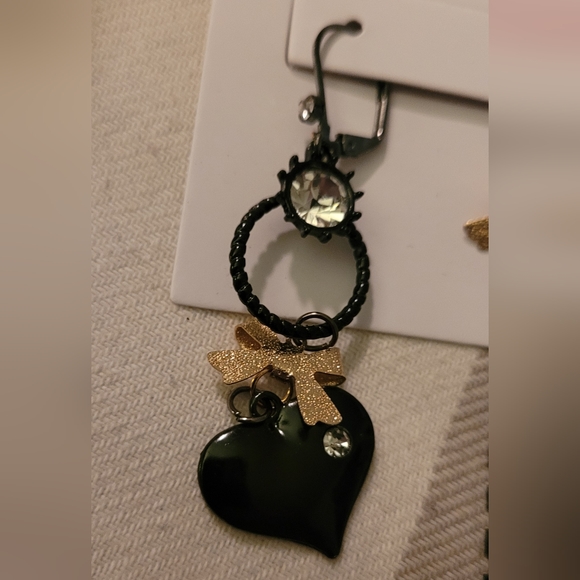 Betsy Johnson Mismatched Black and Gold Earrings New in packaging never worn! - Picture 5 of 5